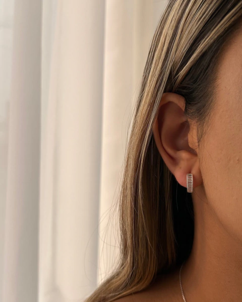 Argolinha cravejada baguete