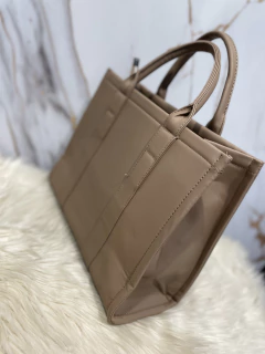 TOTE ONA SAEZ IMPERMEABLE - Blue Sky tendencias