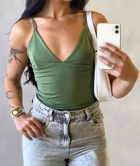 CROPPED ISABELA - VERDE MILITAR - comprar online
