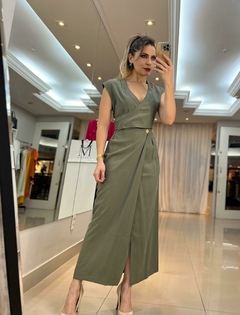 Conjunto de Saia Longa e Cropped Regata Transpassado: Estilo e Elegância
