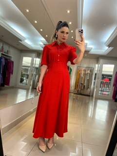 Vestido de Linho com Manga Curta, Gola e Saia Evasê na internet