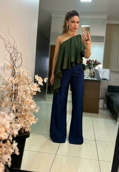 Blusa Nula Manga com Recorte Assimétrico - Modernidade e Sofisticação - comprar online