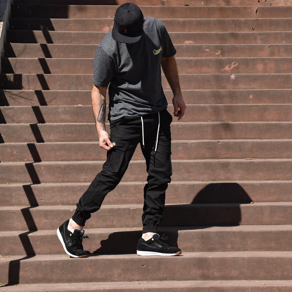 Jogger Cargo Premium Regular Fit - Negro