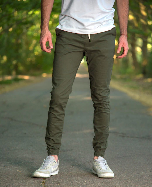 jogger chino premium color verde militar