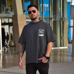 Remera Oversize - gris topo EYES GG en internet