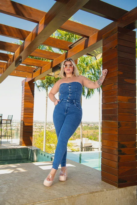 Macacão Jeans Botões