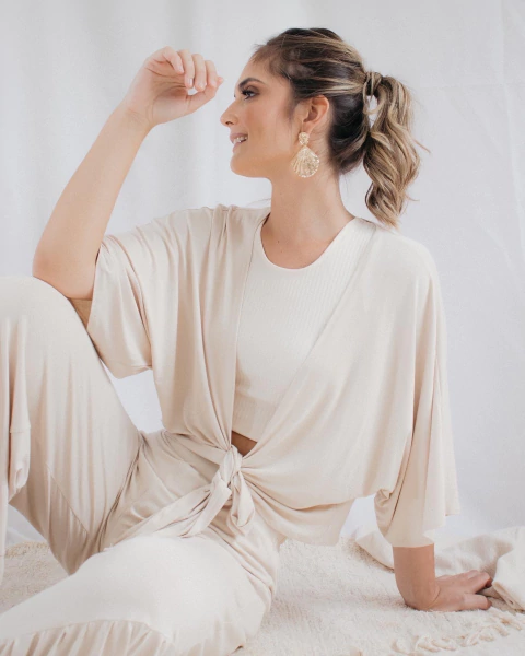 Blusa Transpassada Bege