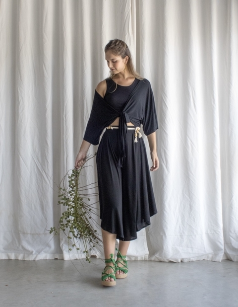 Blusa Transpassada Preta