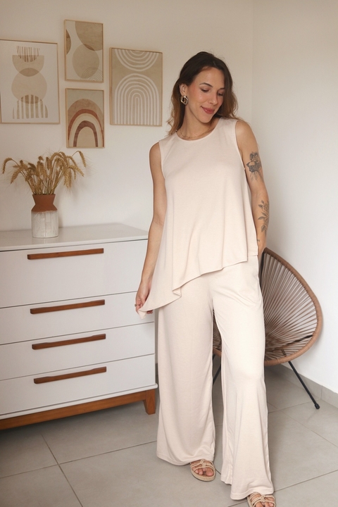 CONJUNTO: Pantalona Bolso BEGE + Regata assimétrica BEGE - ESQUENTA PANTALONES FRIDAY