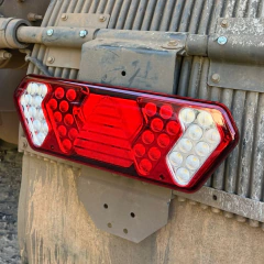 Lanterna traseira Guerra led bivolt - Rubinho Auto Peças