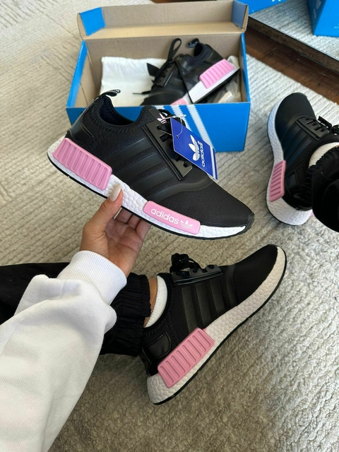 Tênis NMD R1 Preto/Rosa
