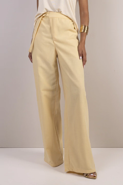 Calça Alfaiataria com Gancho Deslocado Amarelo