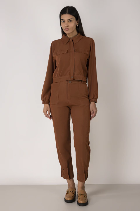 Jaqueta Curta Feminina Textura Aveludada Toffee