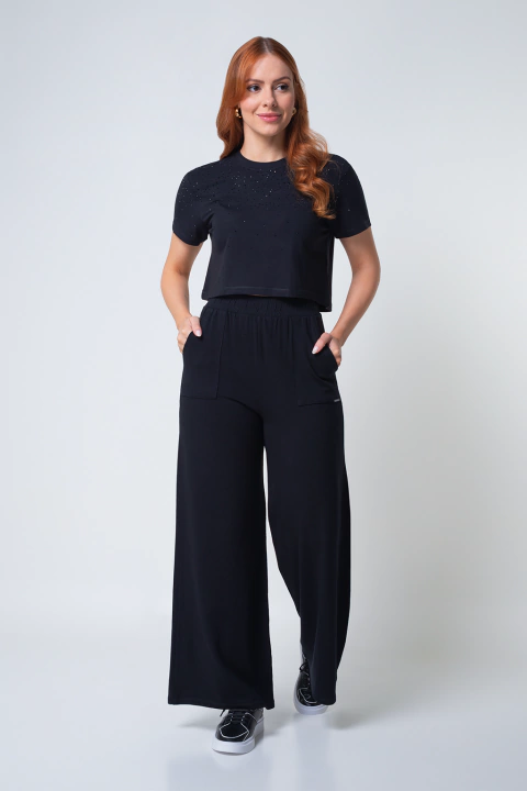 Calça Feminina Wide Leg Preta com Bolsos