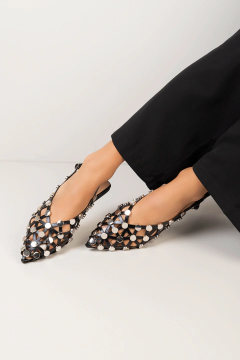 Sapatilha Slingback Bico Fino Recortes Vazados Couro Preta