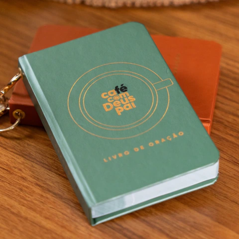 Café com Deus Pai Vol. 7 (Capa Dura) + Livro de Oração (Verde) + Livro de Oração (Marrom)
