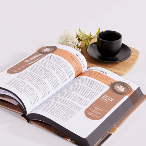 Café com Deus Pai edição 2025 (Porções diárias de transformação) | Capa dura na internet