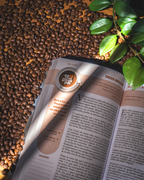 2 livros Café com Deus Pai vol. 6 (brochura) + 2 copos - CAFÉ COM DEUS PAI