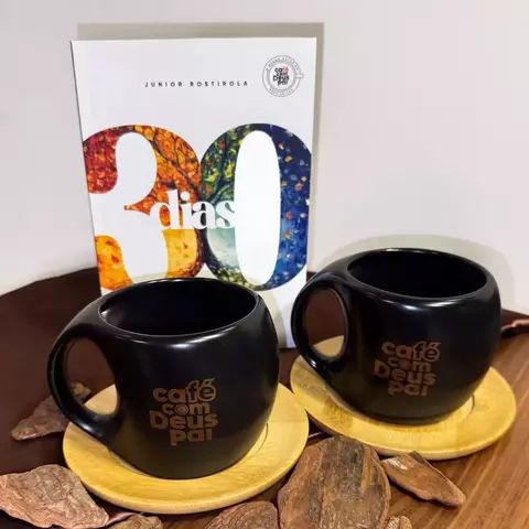 30 DIAS PARA TRANSFORMAR SUA VIDA + 2 CANECAS 2025 - CAFÉ COM DEUS PAI
