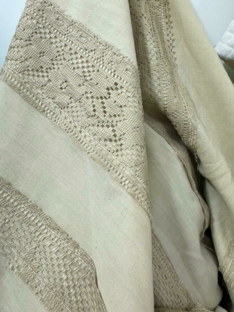 Brodery BEIGE con guarda de Encaje