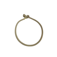 Colar de veludo bege com nó decorativo e detalhe dourado