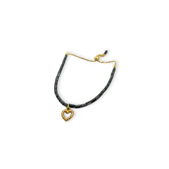 Pulseira ajustável com contas de hematita preta e pingente em formato de coração banhado a ouro 18k
