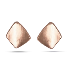 Par de brincos pequenos em formato curvo com acabamento acetinado em ouro rosé 18k