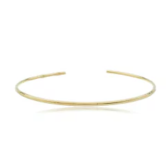 Colar choker estilo bambu em metal dourado com design fino e delicado