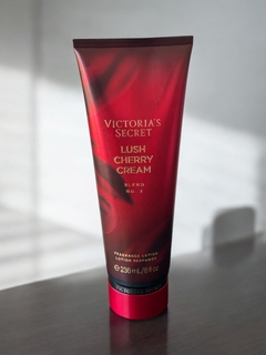 Inteiro - Hidratante Lush Cherry Cream 236ml (Victoria's Secrets) - comprar online