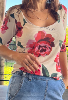 Remera Blossoms 3/4 en internet