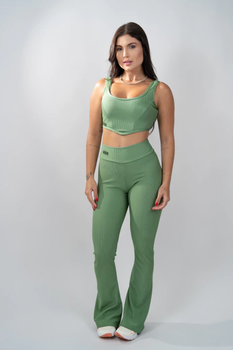 Calça Flare Canelada Pistache