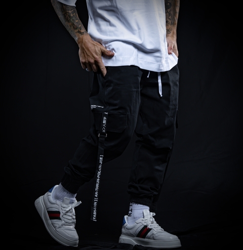 CALÇA MASCULINA FIVELA CARGO PRETA