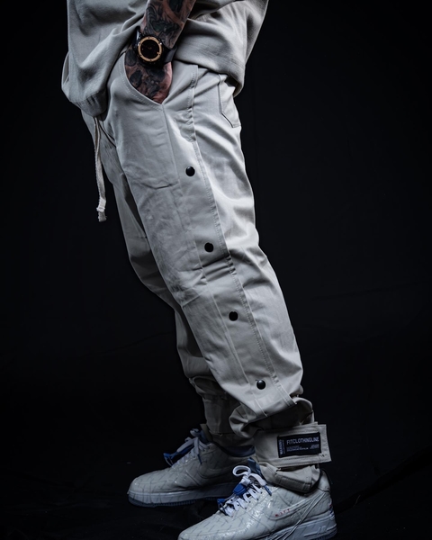 CALÇA MASCULINA BUTTONS SPORT PANTS CAQUI CLARO