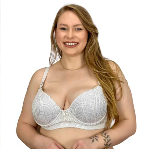 Imagem do Sutiã Plus Size Com Bojo de Microfibra e Renda Alças Reguláveis Reforçadas Feminino