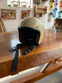 HZ beje, forro suede beje e borda preta. - Hez Handmade Helmets