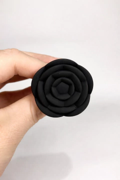 PLUG ANAL EM SILICONE - FORMATO DE ROSA - TAMANHO P - 50T COMÉRCIO