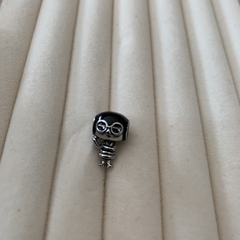 charm muñequito