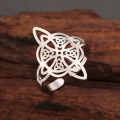 Anillo nudo de bruja en internet