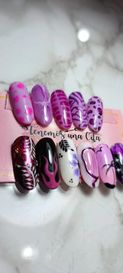 Nail Art Inicial en internet