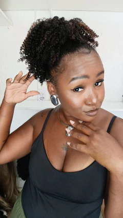 Afro puff Pony