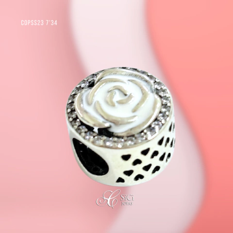 Charm rosa esmaltado