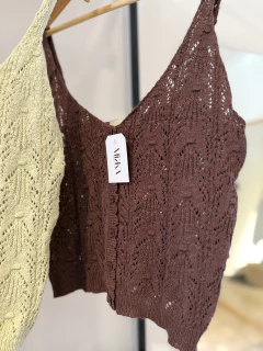 MUSCULOSA TEJIDA BOTONES - tienda online