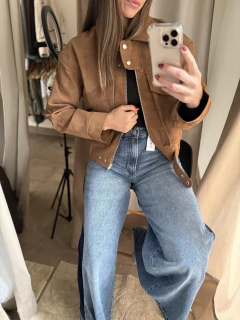 CAMPERA CUERO GASTADA PRIME BEIGE en internet