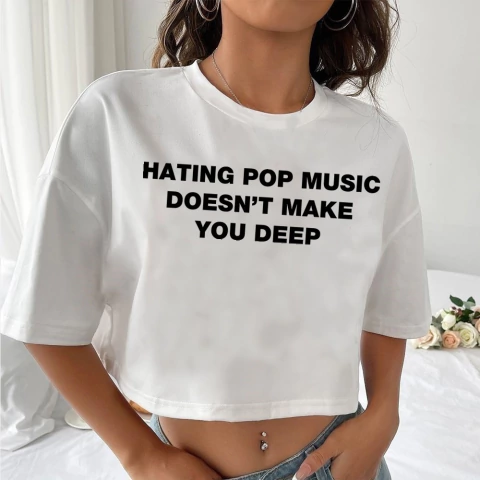 Remera pupera oversized Hating Pop Music Doesnt Make You Deep - Addison rae