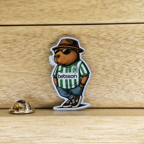 Pin Capibara Con Camisa Del Nacional - comprar en línea