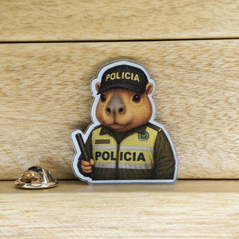 Pin Capibara Auxiliar De Policia - comprar en línea