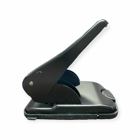 Perforadora Olami p/40 hjs.
