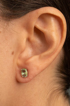BRINCO OVAL VERDE PERIDOTO P - comprar online