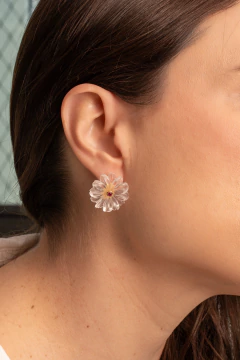 BRINCO FLOR CRISTAL DE ROCHA ZIRC RUBI CENTRAL na internet