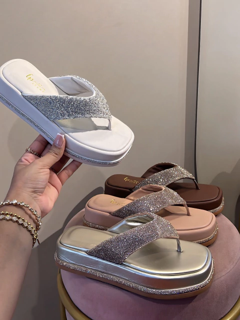 Flat Bianca Confort Cravejada - comprar online